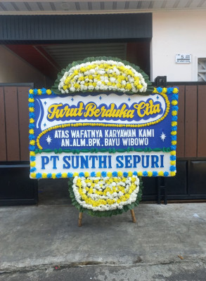 Papan Bunga Duka di Taliabu Timur