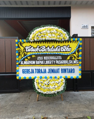 Papan Bunga Duka di Taliabu Timur