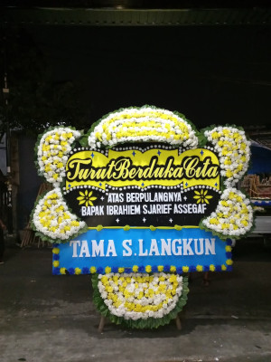 Papan Bunga Duka di Taliabu Timur